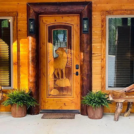 Wolf Creek Luxury Cabin